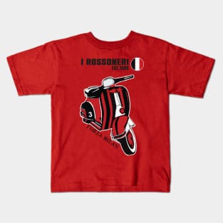 I ROSSONERI - curva sud milano Kids T-Shirt